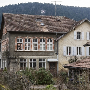 Vues d'anciens ateliers horlogers dans le Val-de-Travers. Val-de-Travers, le 23 novembre 2017 Photo : Lucas Vuitel - Atelier 333